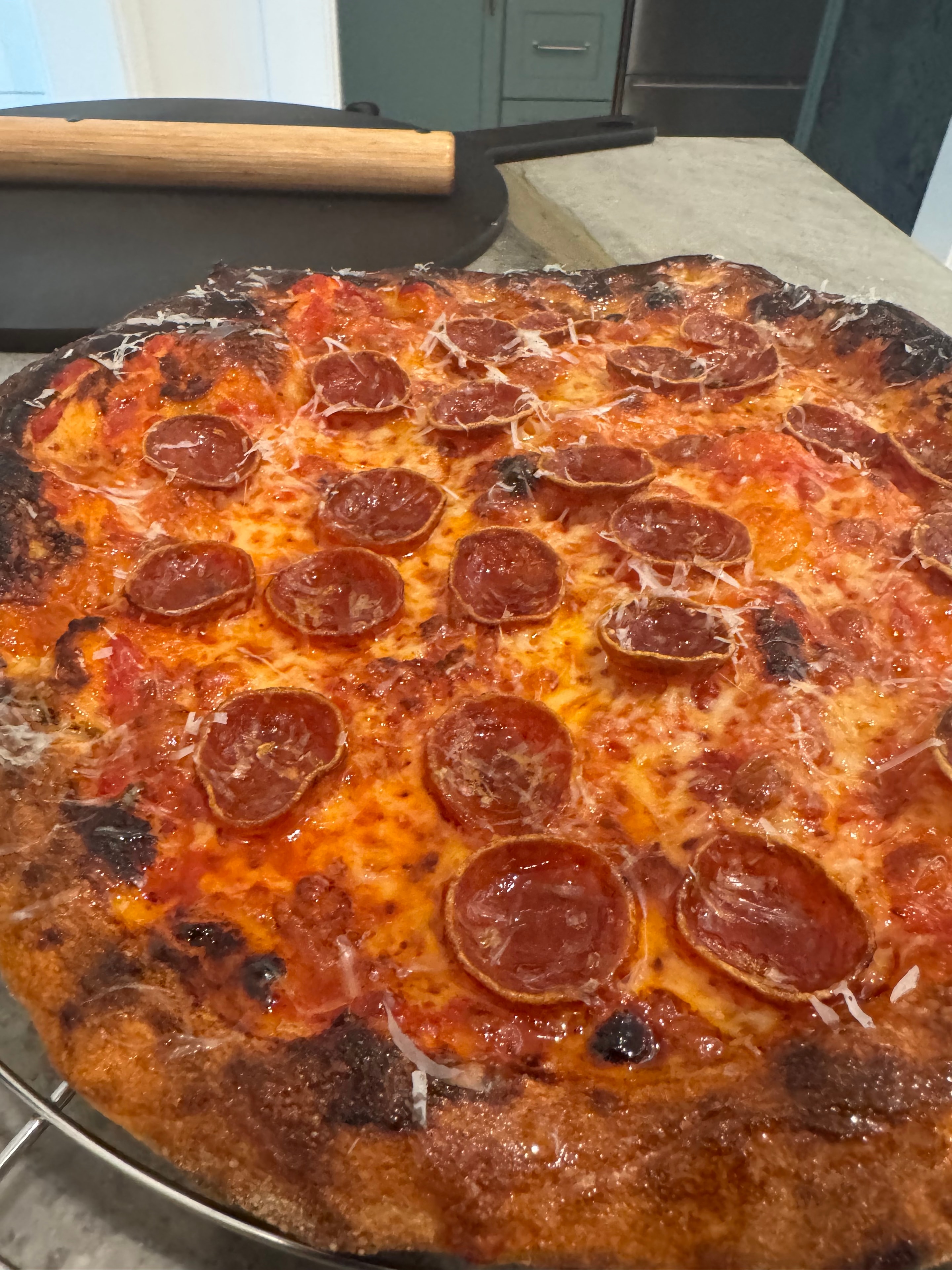 Sesame seed pizza with red sauce